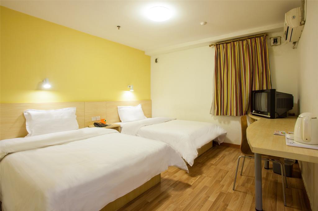 7Days Inn Zhuhai North Railway Station Jinding Exterior foto